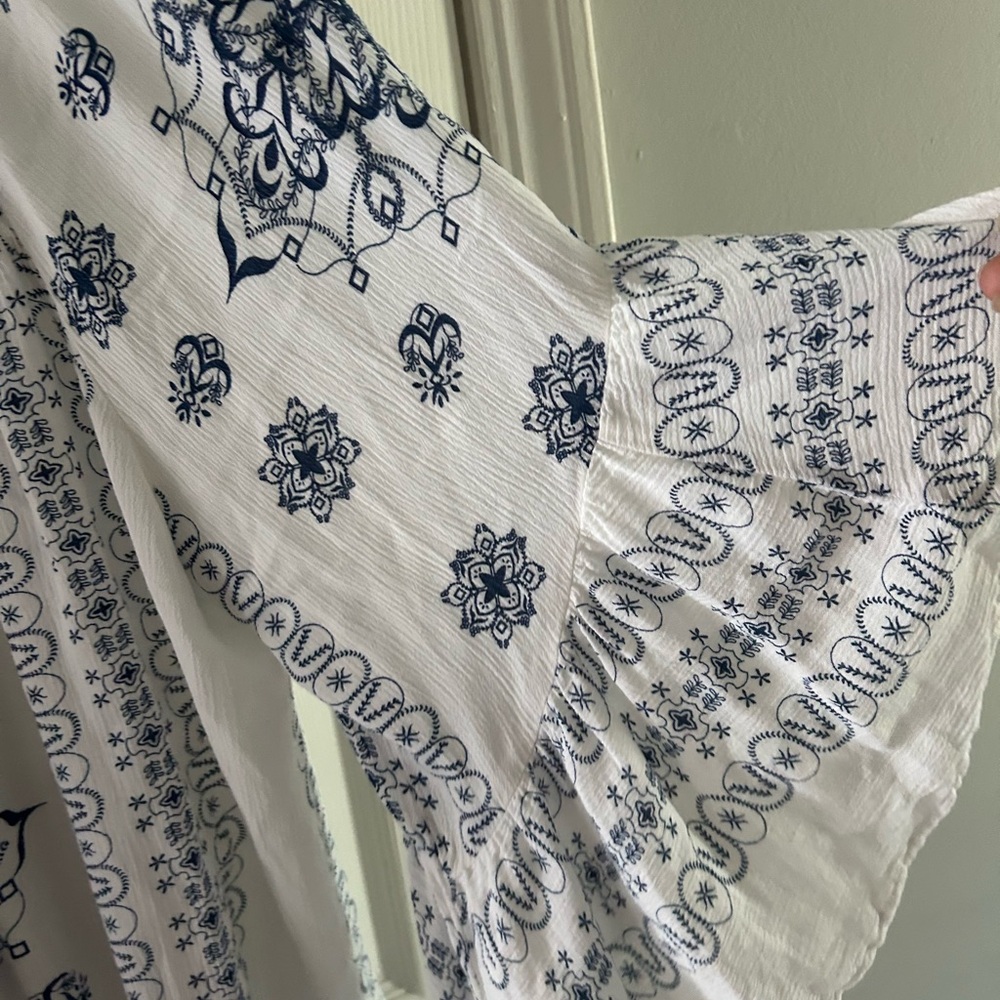 Avenue White and Navy Patterned Blouse - Picture 3 of 8